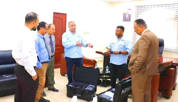 الجمارك تتسلم أجهزة فحص بالأشعة بدعم أممي لتعزيز مكافحة التهريب وحماية الأمن