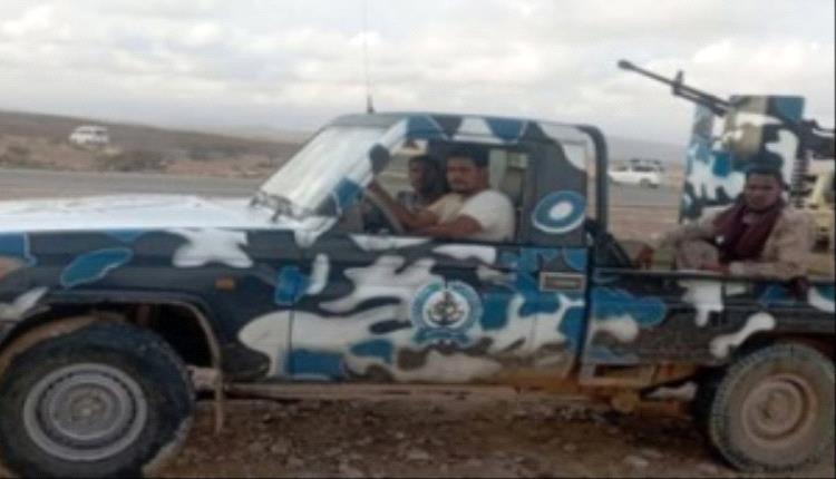 خفر السواحل في حضرموت يسحب قوارب جرفتها السيول

