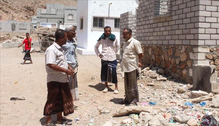 مدير عام بروم ميفع يتفقد خطوط الصرف الصحي بمدينة بروم ويوجه بإعادة تأهيلها
