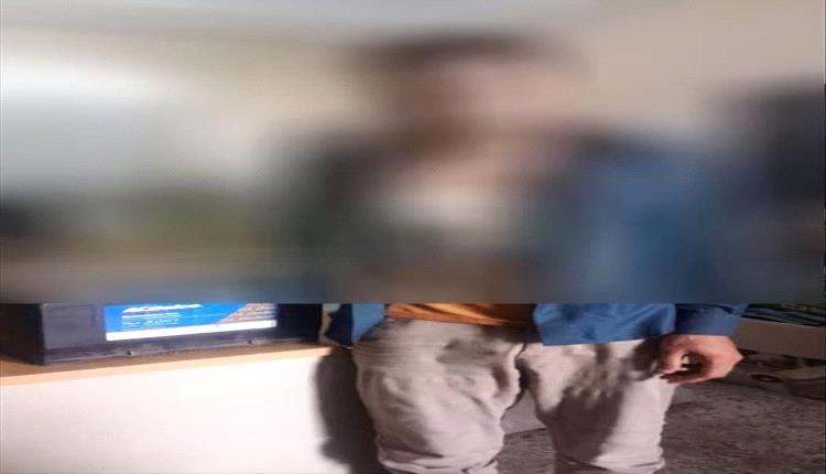 أمن عدن يلقي القبض على متهم بالسرقة في الشيخ عثمان

