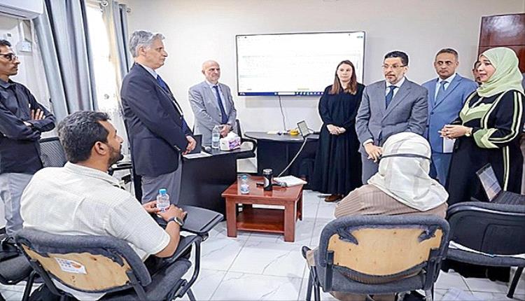 رئيس الوزراء يزور الجهاز المركزي للإحصاء ويؤكد دعم الحكومة للمسوح الإحصائية