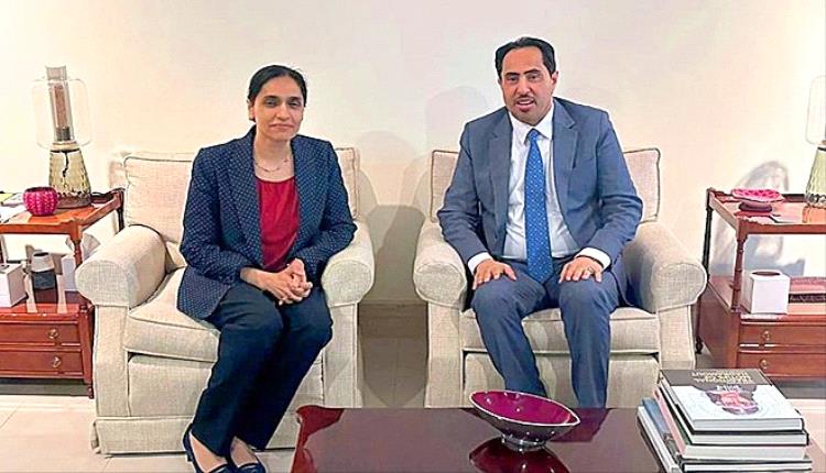البكري يبحث مع السفيرة البريطانية دعم الشباب وتطوير مهاراتهم