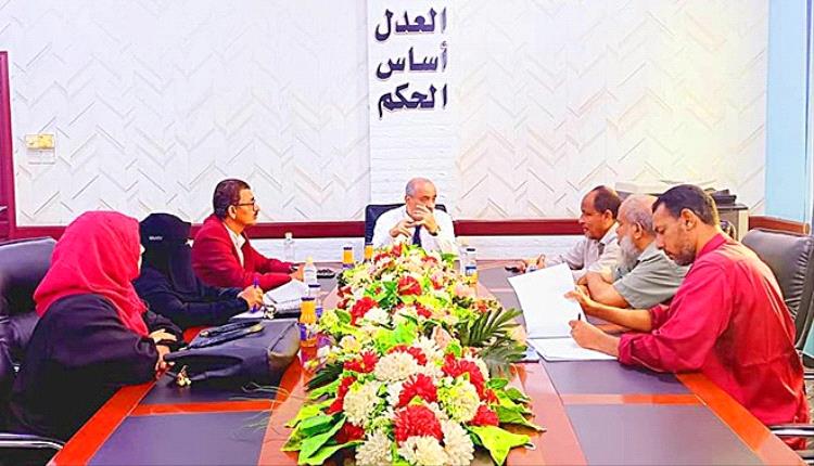 الهدار يبحث مع قضاة حضرموت سبل تطوير العمل القضائي وتحسين الأداء