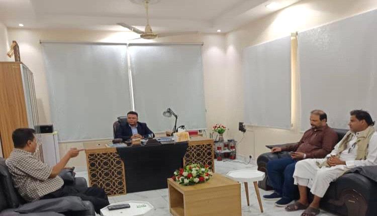 مدير عام رضوم يلتقي مدير مؤسسة ائتلاف الخير ومدير المشاريع في المؤسسة
