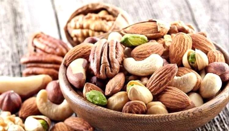 الآثار الجانبية لـ الإفراط في تناول المكسرات
