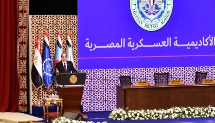 السيسي يدعو الأئمة لمواجهة الفكر المتطرف ويقترح تحويل المساجد إلى منابر تعليمية