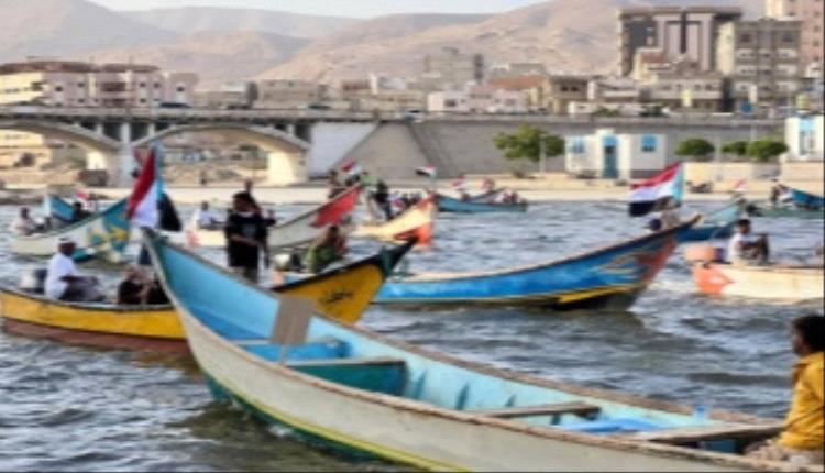 عرض بحري في المكلا احتفاءً بالذكرى التاسعة لتحرير ساحل حضرموت

