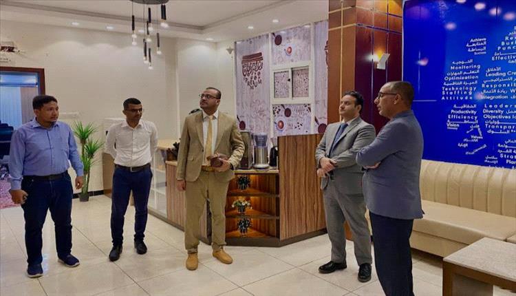 الرئيس التنفيذي لشركة عالم الأعمال يلتقي وفد (كاك بنك) لتعزيز الشراكة واطلاق صندوق استثماري
