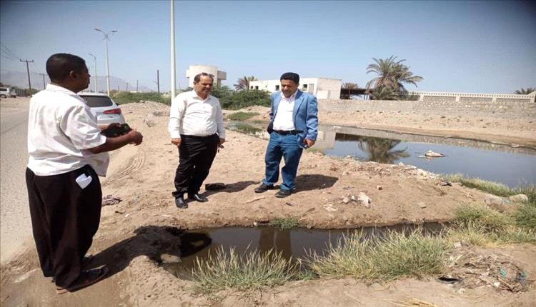 امين عام خورمكسر يتابع معالجة اشكاليات طفح الصرف الصحي وانتشار الحميات
