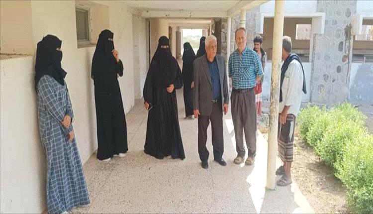 رئيس جامعة لحج يتفقد سير الاعمال الانشائية في كلية العلوم الإدارية والمصرفية
