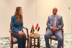 العمل العربي في مواجهة التحديات.. اليمن وفلسطين يعززان شراكة الصمود والتنمية