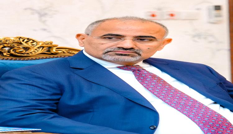 الريال ينهض من عثرته.. الرئيس الزُبيدي يعيد الثقة للسوق بعد عودته إلى عدن