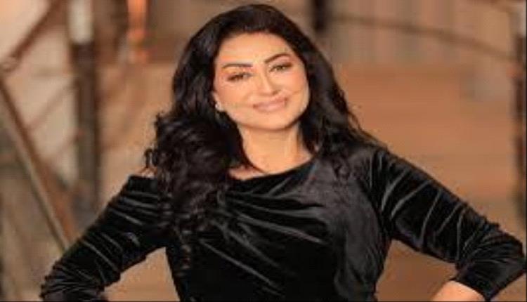 وفاء عامر تكشف حقيقة هروبها خارج مصر
