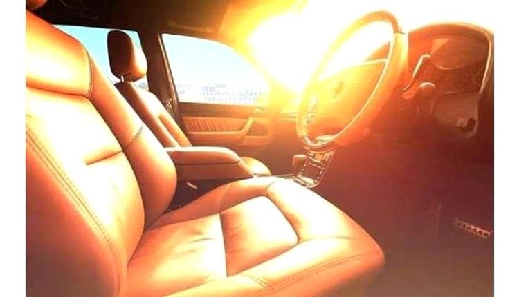 في ظل موجات الحر.. لا تترك هذه الأشياء داخل السيارة
