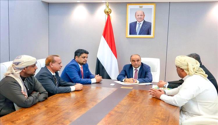 رئيس الوزراء اليمني يلتقي رئيس جامعة المهرة ويؤكد دعم التعليم العالي في المحافظات المحررة