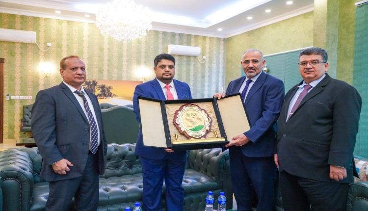 الرئيس الزُبيدي: التعليم حجر الأساس.. ودعمنا لجامعة المهرة خيار استراتيجي