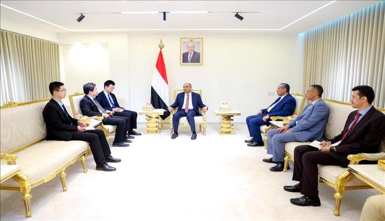 رئيس الوزراء اليمني يستقبل القائم بأعمال سفارة الصين ويؤكد تعزيز التعاون المشترك
