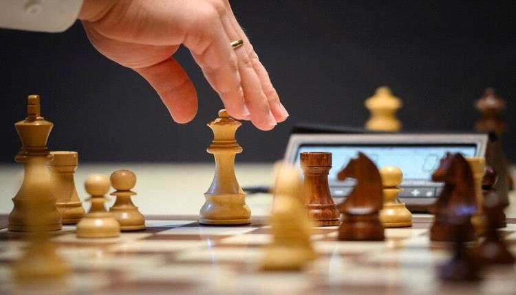السعودية.. كارلسن يفوز ببطولة الشطرنج الإلكترونية ويحصل على جائزة مالية قيمة
