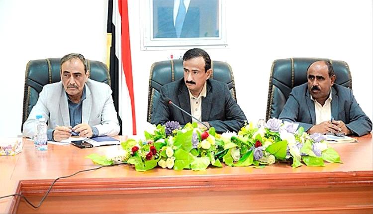 محافظ شبوة يُطلق معركة “التحصيل النزيه”.. لا تسامح مع العبث بمال الدولة