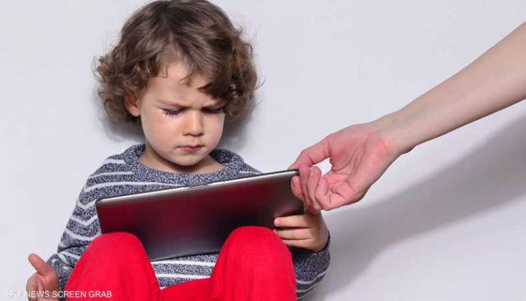 دراسة حديثة تكشف ما تفعله الشاشات بـ"قلوب الأطفال"