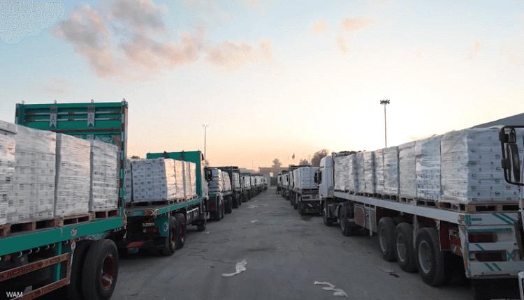 دخول 214 شاحنة مساعدات إماراتية إلى قطاع غزة منذ فتح المعابر