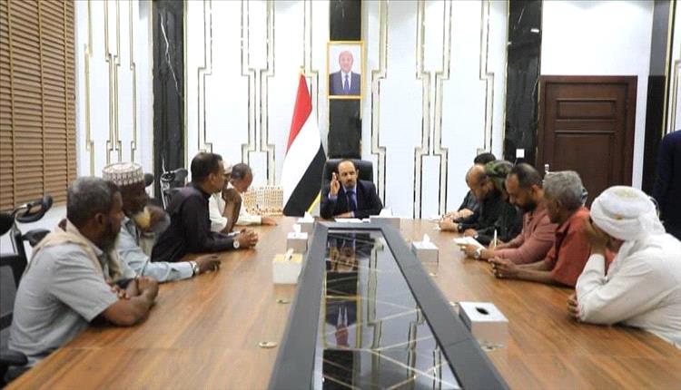 محافظ حضرموت يشيد بجهود اللجنة المجتمعية في مراقبة وقود محطات التوليد ويؤكد تبني توصياتها