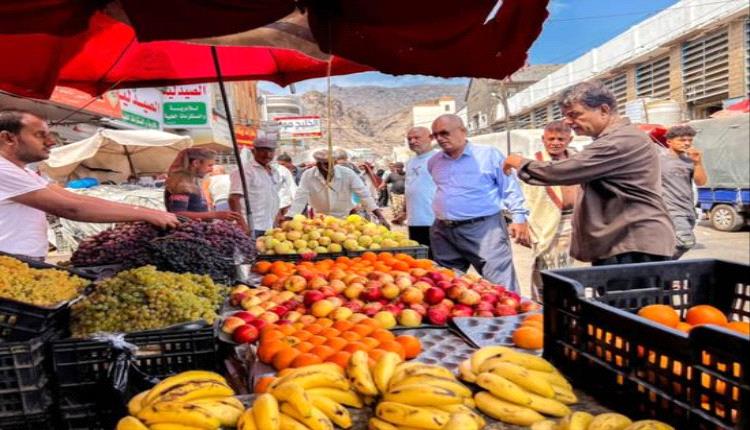 حملة شاملة لإزالة العشوائيات وفك اختناق الأسواق في صيرة