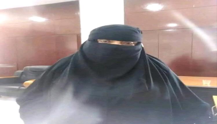 موظفة بجامعة عدن براتب 7 آلاف ريال.. معاناة مستمرة