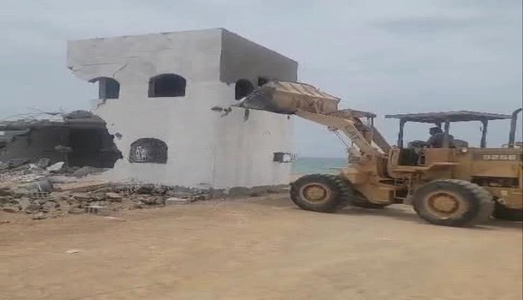 حملة لإزالة التعديات والبسط العشوائي في بئر علي برضوم