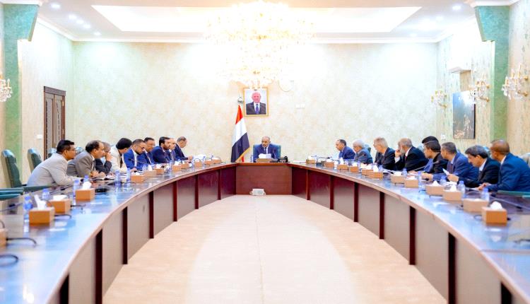 الزُبيدي يرأس اجتماع لجنة الإيرادات: ضبط مالي مشدد لإنعاش الاقتصاد وحماية المواطنين