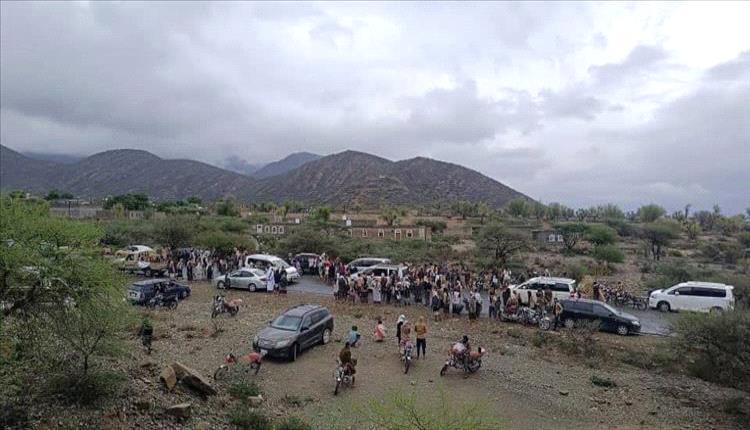 "لودر تنتفض: مطالب شعبية عاجلة لفتح عقبة ثرة"
