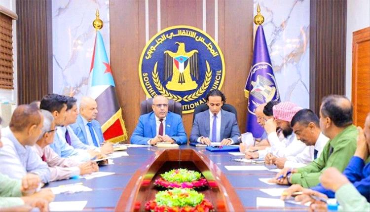 التوجّه والرقابة الرئاسي يلتقي قيادة انتقالي عدن: نحو تعزيز الرقابة والتكامل لخدمة المواطن