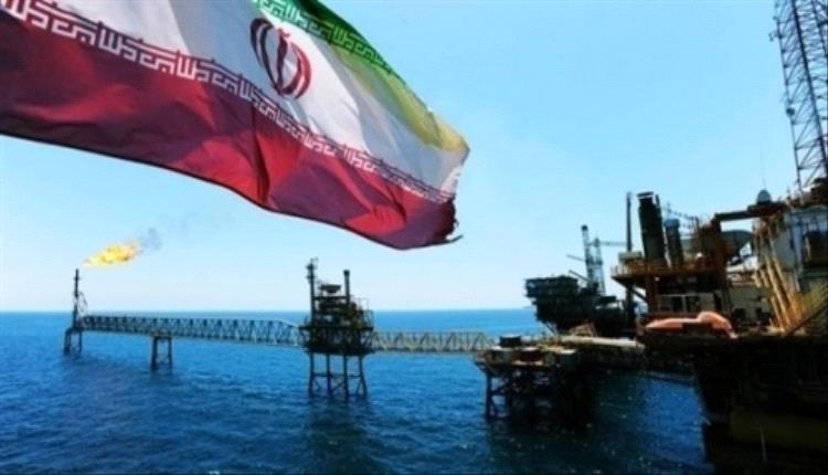 تقرير بريطاني: الأسطول الإيراني الخفي يواصل تهريب شحنات إلى موانئ الحوثي بالحديدة
