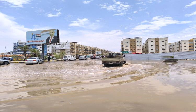 الانتقالي يعلن دعم سلطات عدن لمواجهة آثار السيول ويؤكد التكامل مع الأجهزة المحلية