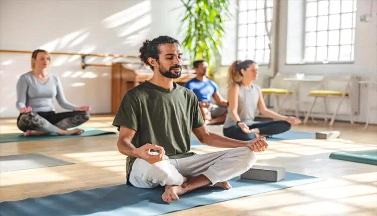 "30 دقيقة يوغا في الأسبوع تُحسّن نومك أكثر من الرياضة التقليدية"