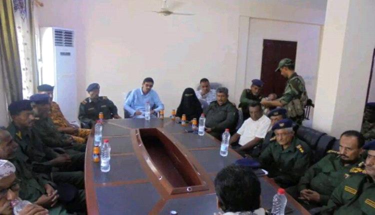 مدير أمن أبين يستقبل فريق الرقابة الرئاسي والتوجيه السياسي للمجلس الانتقالي الجنوبي
 
