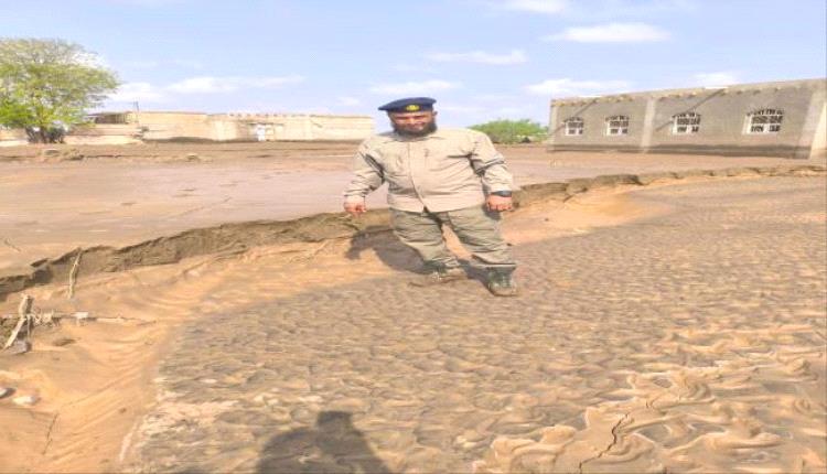 كارثة إنسانية في لحج 270 أسرة مهددة بالجوع والعطش بعد اجتياح السيول
