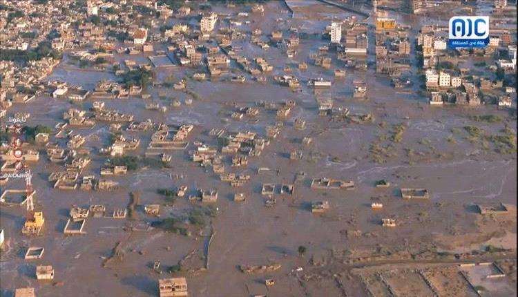 عدن منكوبة بسبب السيول ونحذر من كارثة قادمة