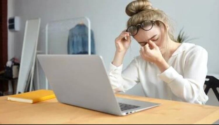 خطر الإجهاد البصري.. مدة القراءة الآمنة ونصائح لراحة العين أثناء العمل