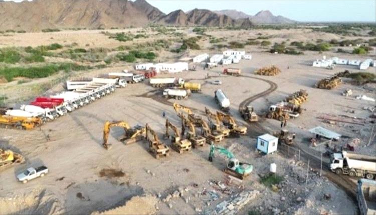 تصعيد خطير في أبين مسلحون ينهبون سيارة فريق استشاري لمشروع سد حسان
