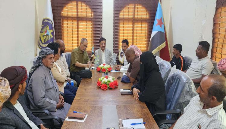 انتقالي سقطرى يعقد اجتماعاً دورياً لمناقشة الأوضاع الاقتصادية والخدمية وتعزيز الانضباط المؤسسي