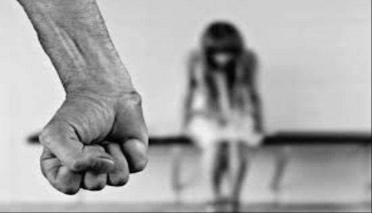 صرخة فيسبوك تتحول إلى بلاغ: شابة تتهم والدها بالاغتصاب وتستغيث بالسلطات
