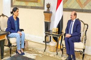 لندن تضخ دعماً جديداً لصمود مؤسسات اليمن في مواجهة اقتصاد الحرب