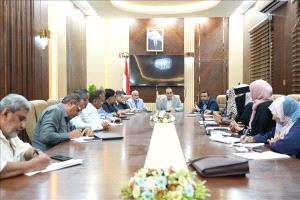 وزير الصحة بعدن يرفع جاهزية القطاع الصحي لمواجهة الأمطار والسيول والأوبئة