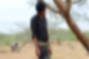 العثور على شاب مشنوق على جذع شجرة وسط ظروف غامضة