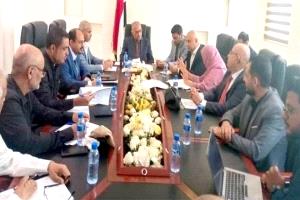عدن تبحث تطوير الاتصالات وتحسين خدمات الإنترنت لدعم التعافي الاقتصادي