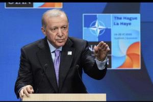 إردوغان يبحث مع أمين عام «الناتو» الضمانات الأمنية الممكنة لأوكرانيا ومساهمة تركيا في جهود السلام
