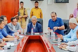 محافظ لحج: تحسُّن الريال اليمني ضربة موجعة للحوثيين.. والحكومة أمام اختبار التنفيذ الميداني