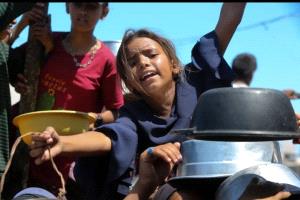 أطباء بلا حدود»: أساليب توزيع المساعدات في غزة تفرض «الفوضى والمجازر»