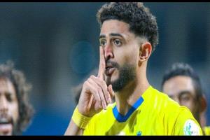 خيسوس يبلغ النصر بقراره النهائي بشأن عبد الإله العمري